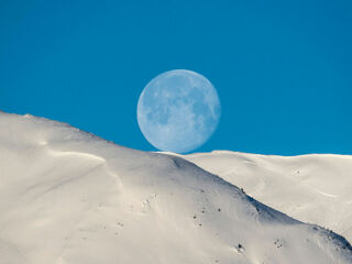 Vollmond über Tarasp